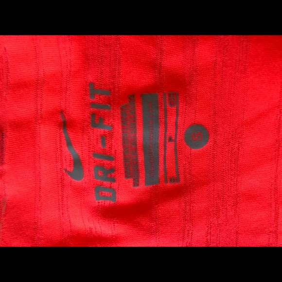 Nike top - Picture 3 of 3